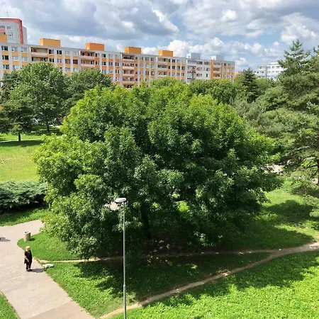 Jedenast.sk, Namestie Kozmonautov 5