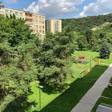 Jedenast.sk, Namestie Kozmonautov 5 *