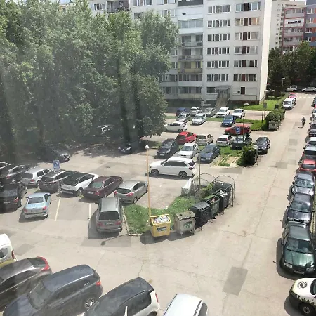 Jedenast.sk, Namestie Kozmonautov 5 *