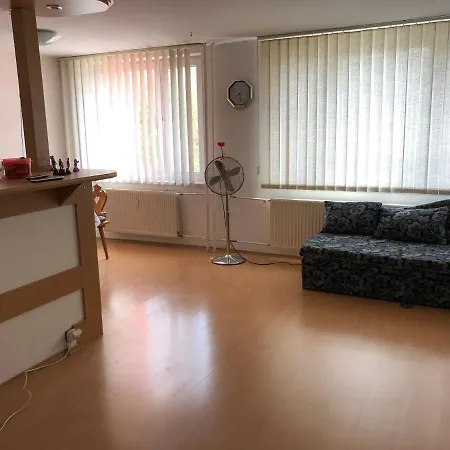 Jedenast.sk, Namestie Kozmonautov 5 * 코시체