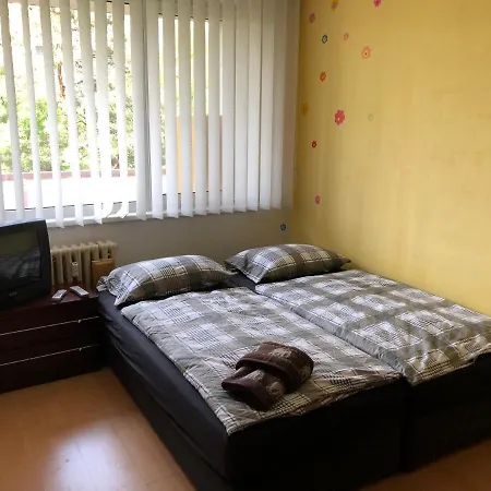 Jedenast.sk, Namestie Kozmonautov 5