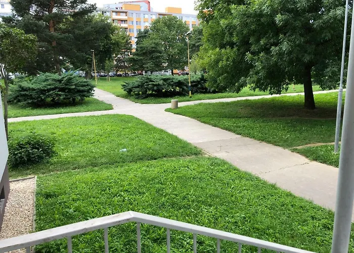 Jedenast.sk, Námestie Kozmonautov 5 * Košice