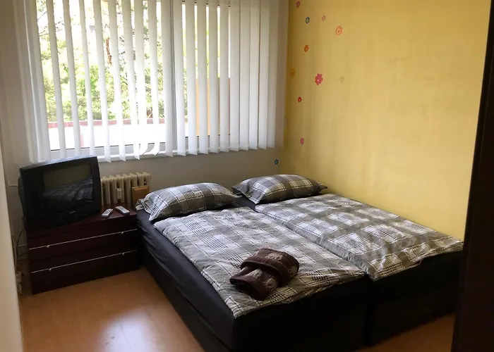 Jedenast.sk, Námestie Kozmonautov 5